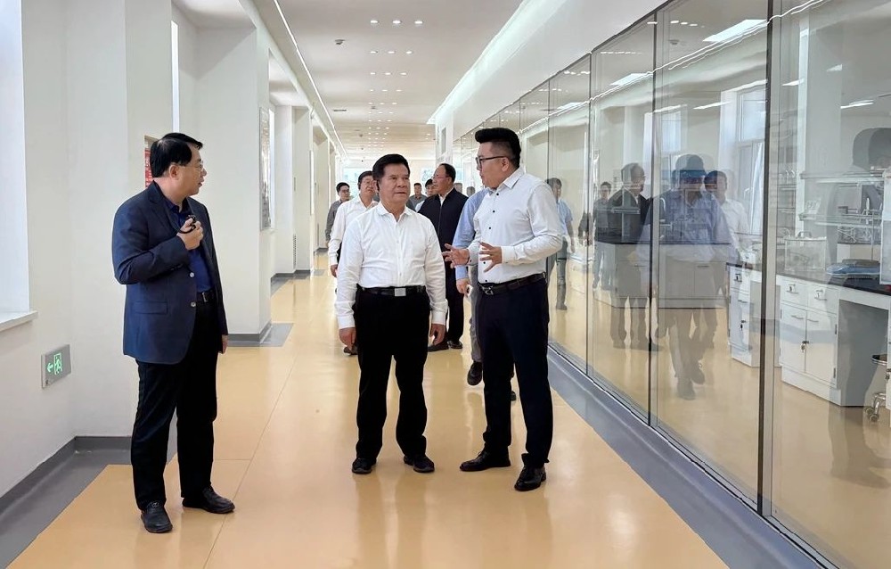 全國人大農(nóng)業(yè)與農(nóng)村委員會副主任委員李紀(jì)恒到甘肅傳祁甘味乳業(yè)調(diào)研